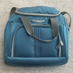NWOT DELSEY TRAVEL/OVERNIGHT/WEEKENDER BAG, CARRY-ON